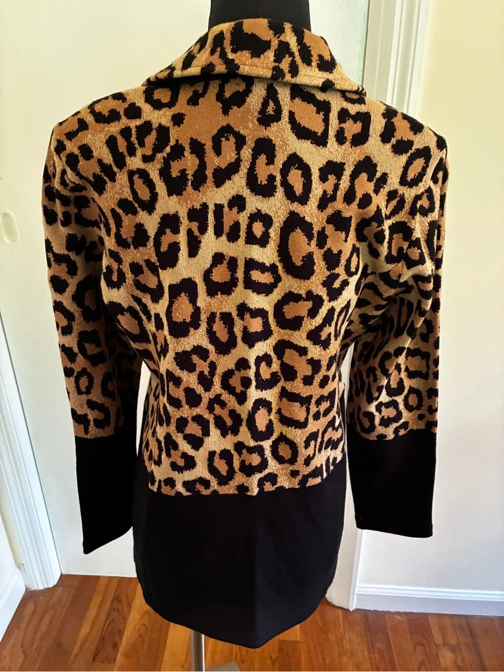 Chico’s Leopard Print Open-Front Jacket in Tan & Black size 1. Medium